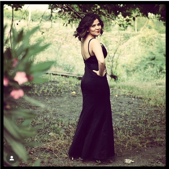 Long Satin Dress with tulle front and a deep back details - Picture 9 of 9